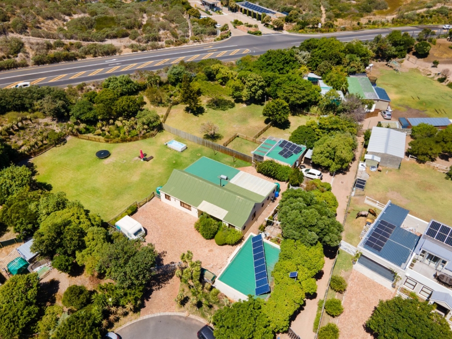 To Let 4 Bedroom Property for Rent in Crofters Valley Western Cape